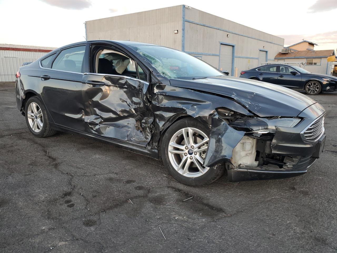 2018 Ford Fusion VIN 3FA6P0LU3JR274613 Copart auction photo, front end / side damage thumbnail 4