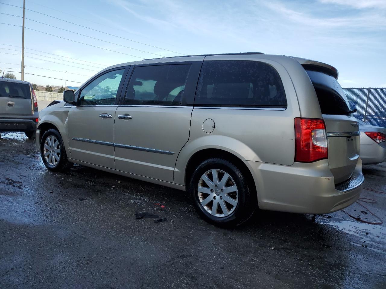2015 Chrysler Town & Country VIN 2C4RC1BG2FR657489 Copart auction photo, front end / rear end damage thumbnail 2