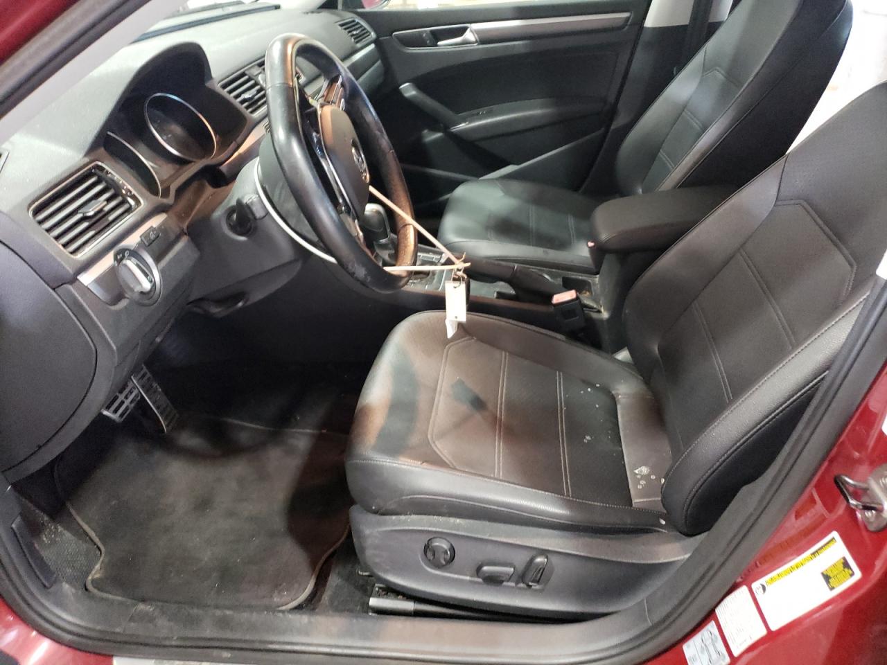 2017 Volkswagen Passat VIN 1VWDT7A32HC047015 Copart auction photo, front end damage thumbnail 7