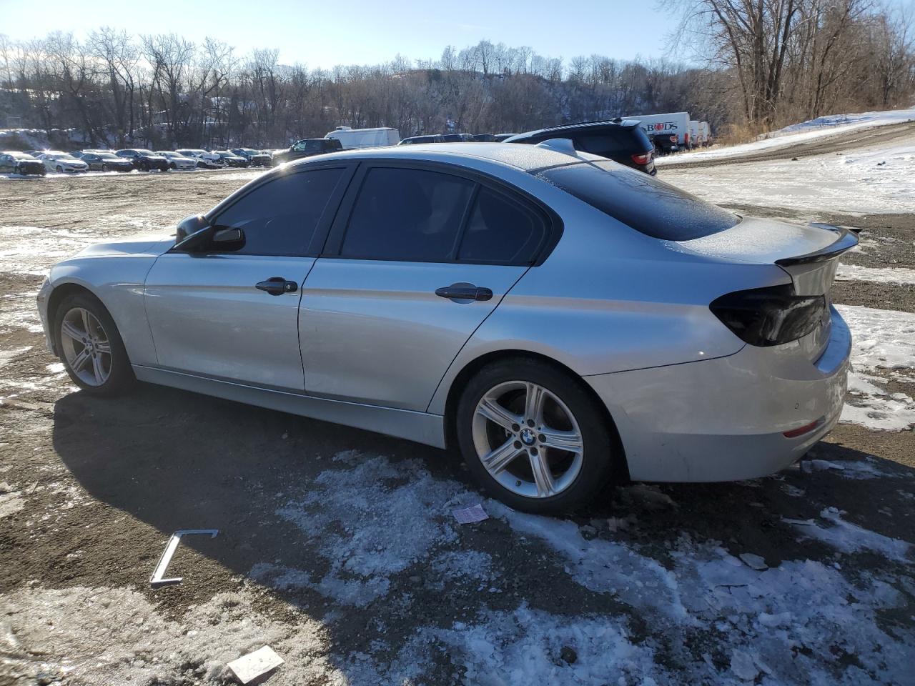 2014 BMW 3er VIN WBA3C1C58EK107095 Copart auction photo, side / minor dent/scratches damage thumbnail 2