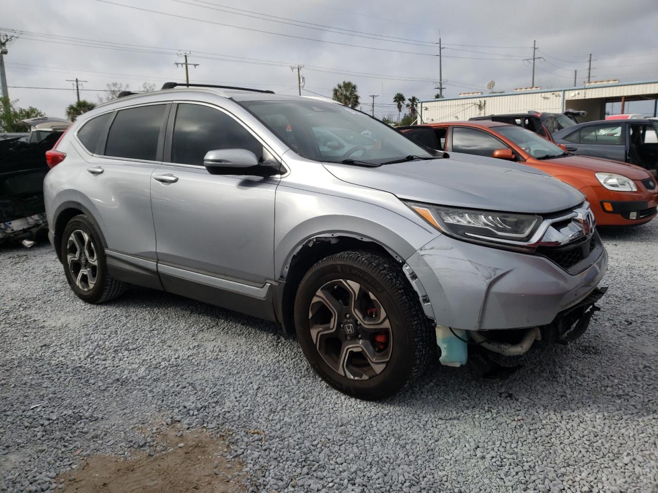 2018 Honda CR-V VIN 7FARW1H93JE055337 Copart auction photo, front end / side damage thumbnail 4