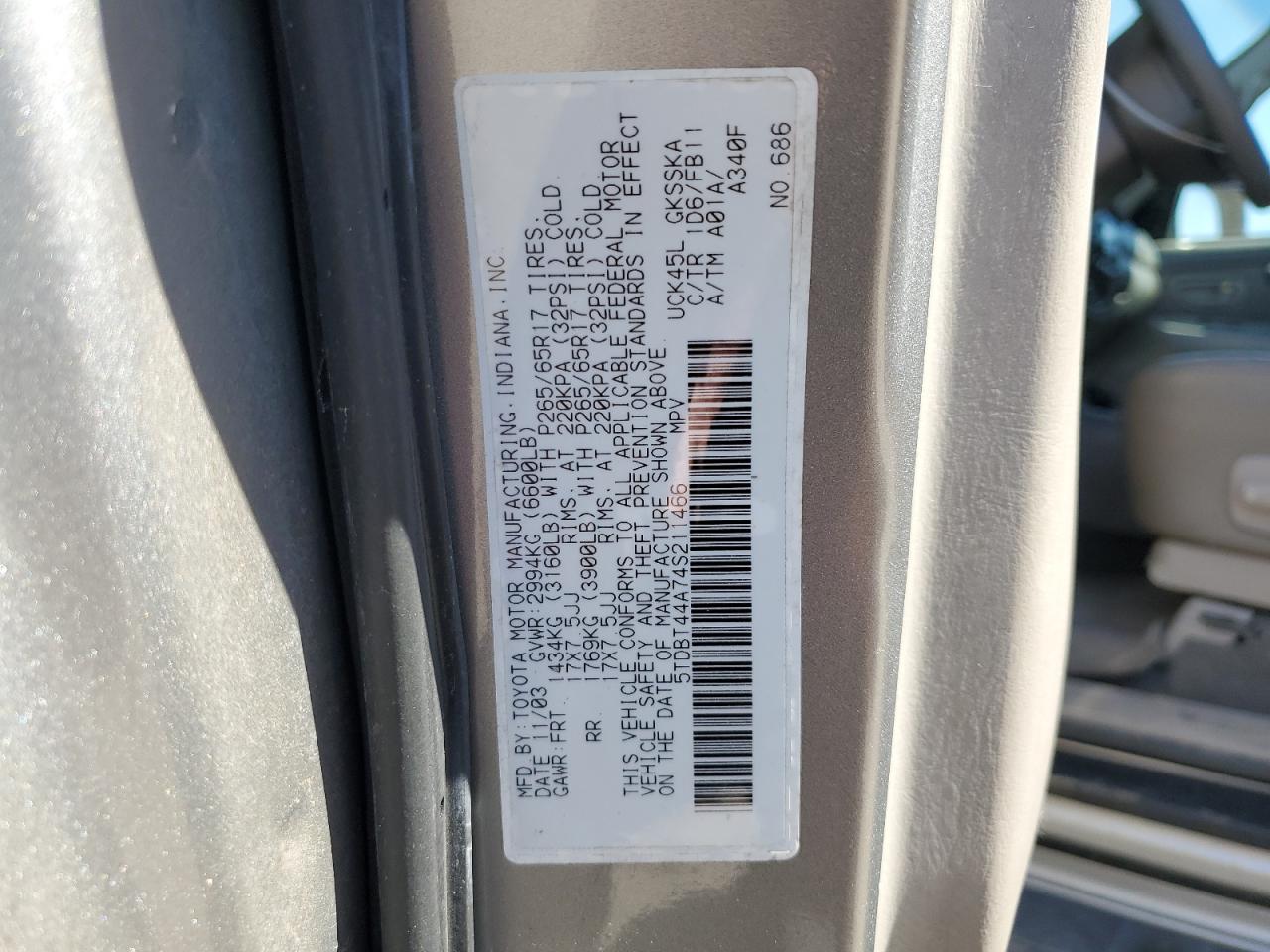 2004 Toyota Sequoia VIN 5TDBT44A74S211466 Copart auction photo, front end damage thumbnail 13