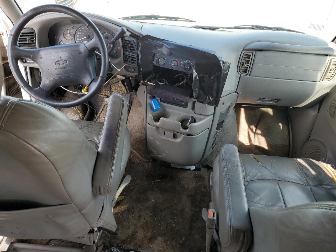 1997 Chevrolet Astro VIN 1GNDM19WXVB205587 Copart auction photo, front end damage thumbnail 8