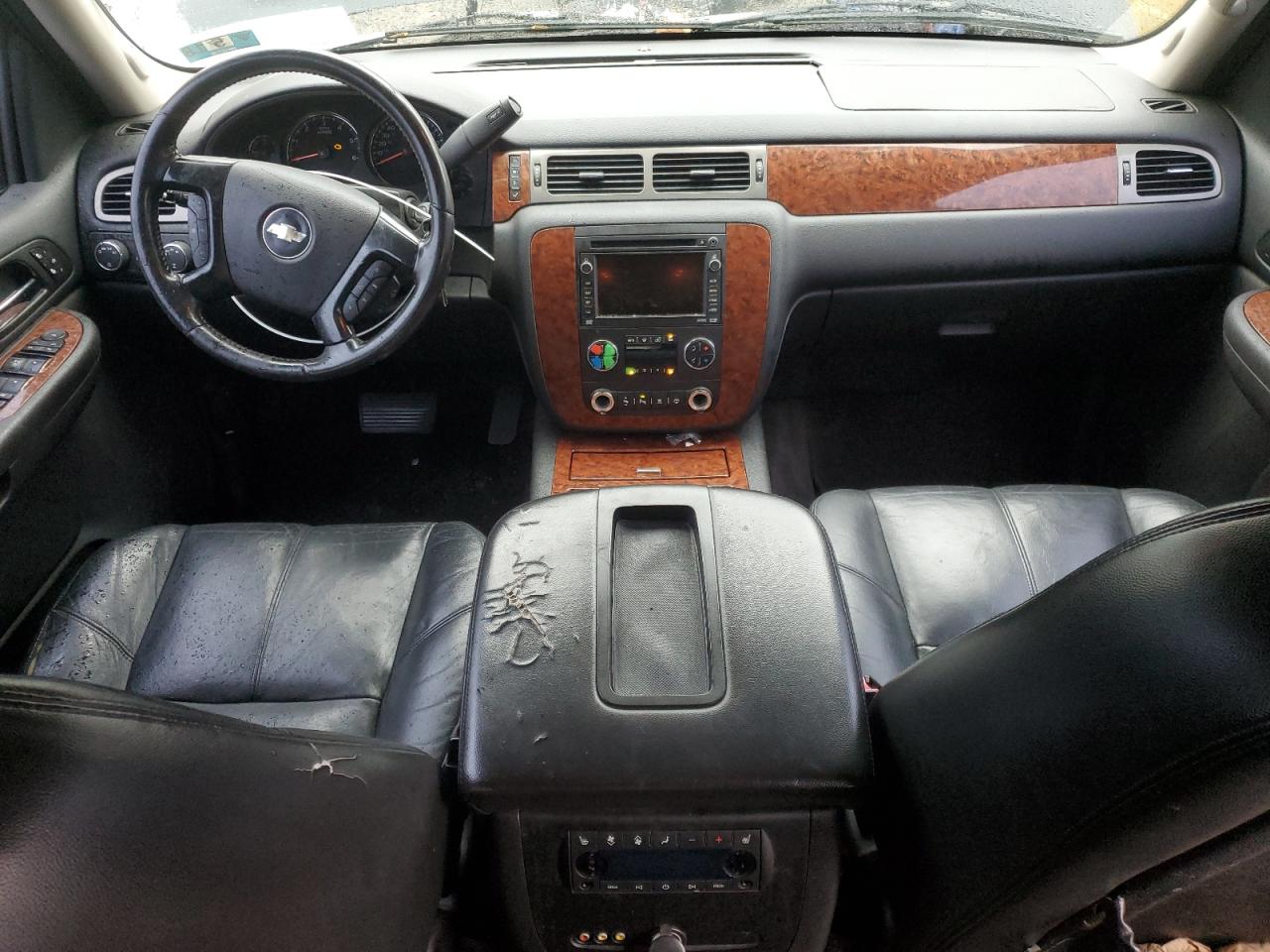 2008 Chevrolet Suburban VIN 1GNFK16YX8R122709 Copart auction photo, front end / rear end damage thumbnail 8