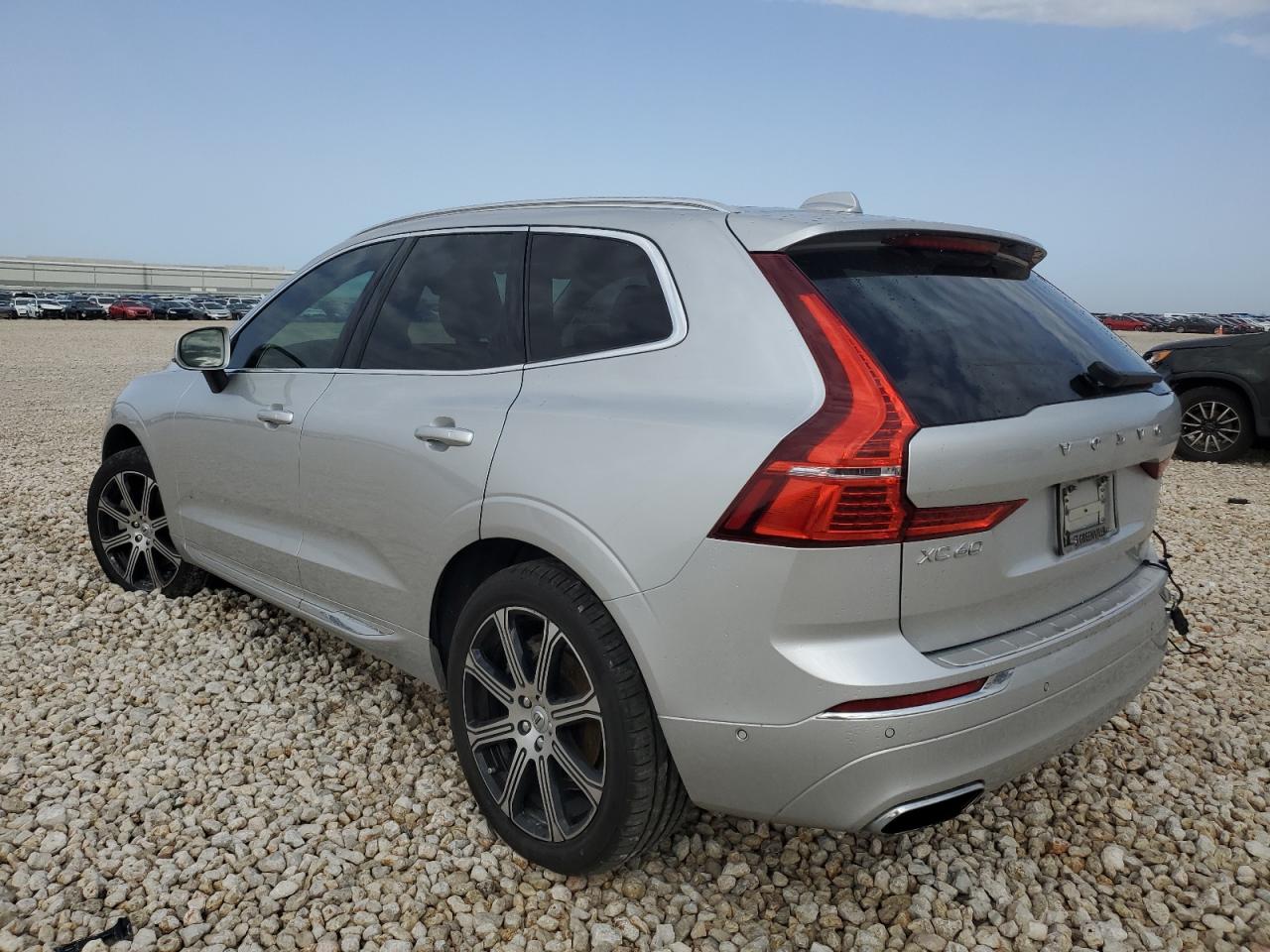 2019 Volvo XC60 VIN YV4A22RL4K1348305 Copart auction photo, rear end / minor dent/scratches damage thumbnail 2