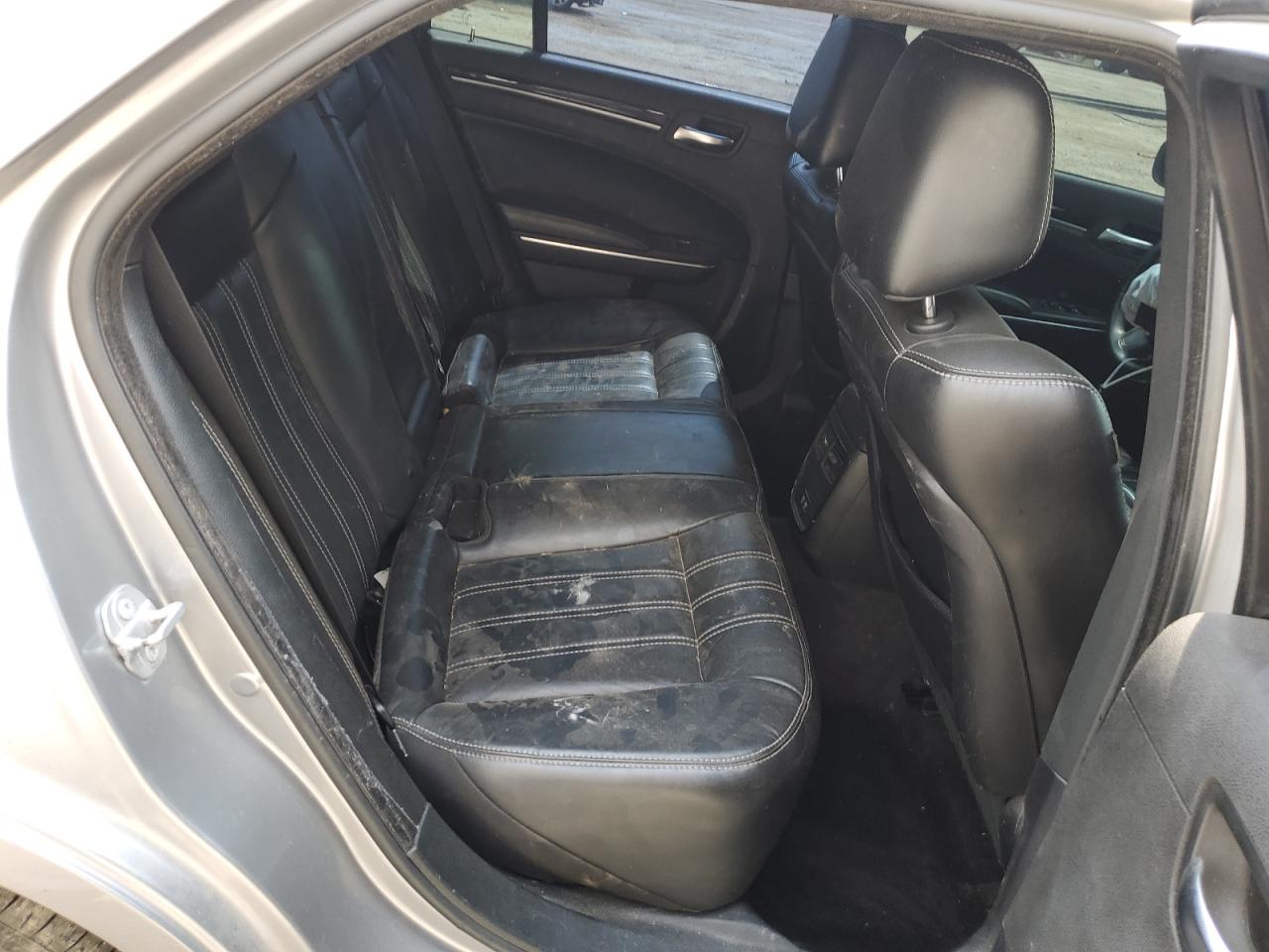 2018 Chrysler 300 VIN 2C3CCAGG2JH250368 Copart auction photo, all over damage thumbnail 11