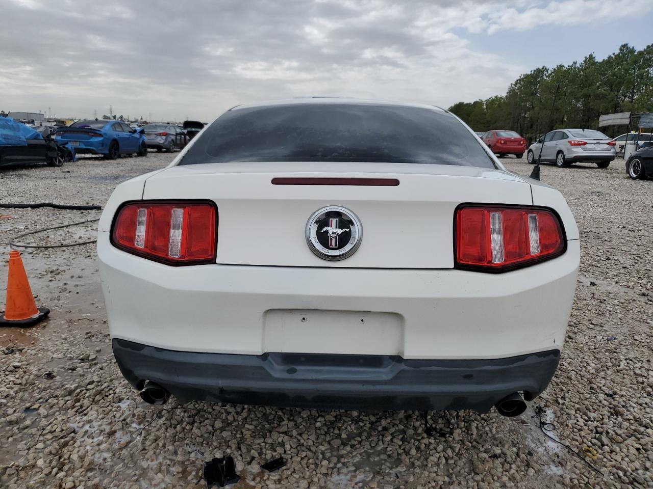 2011 Ford Mustang VIN 1ZVBP8AM5B5149849 Copart auction photo, front end / side damage thumbnail 6