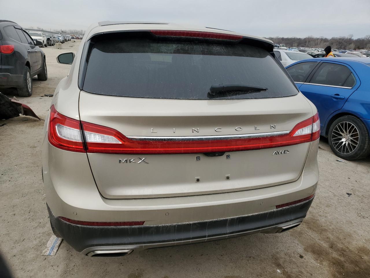 2017 Lincoln MKX VIN 2LMPJ8LR5HBL13690 Copart auction photo, front end damage thumbnail 6