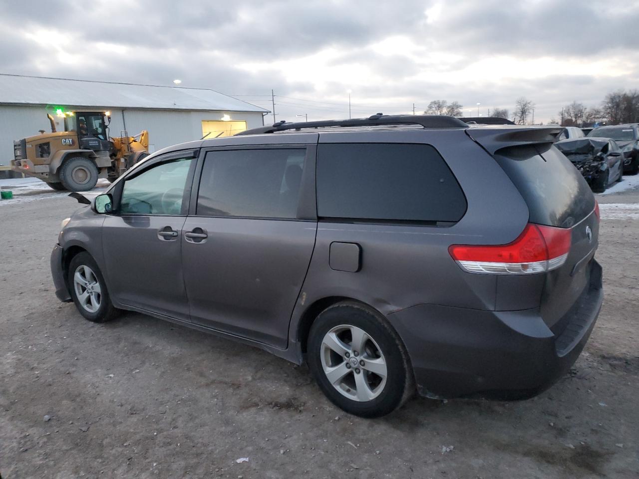 2011 Toyota Sienna VIN 5TDKK3DC8BS063047 Copart auction photo, front end damage thumbnail 2