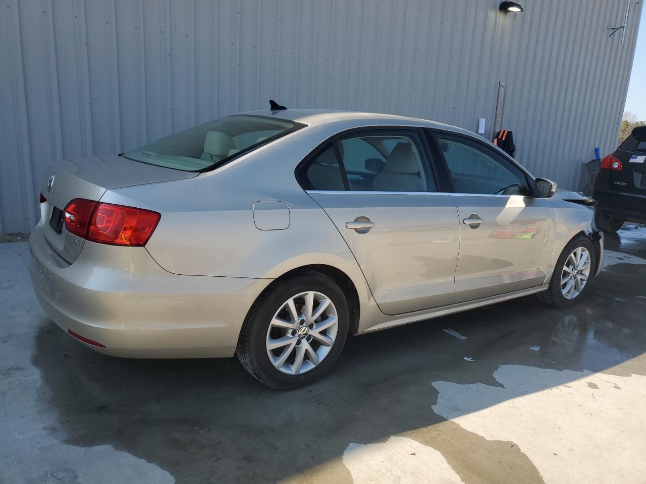 2014 Volkswagen Jetta VIN 3VWB07AJ3EM231923 Copart auction photo, front end / side damage thumbnail 3