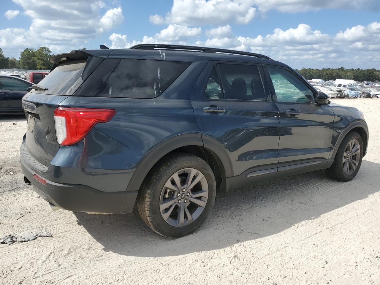 2022 Ford Explorer VIN 1FMSK7DH6NGA89806 Copart auction photo, side / front end damage thumbnail 3