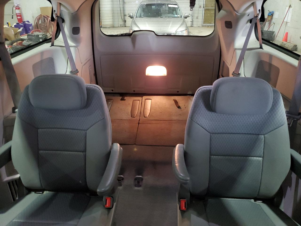 2010 Chrysler Town & Country VIN 2A4RR5D1XAR339315 Copart auction photo, front end / side damage thumbnail 10