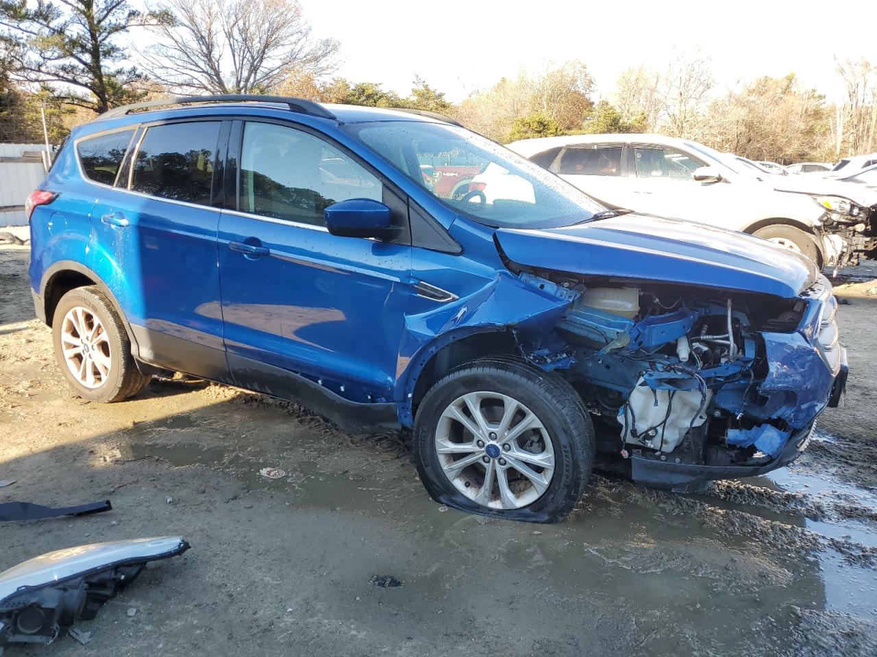 2018 Ford Escape VIN 1FMCU0GD9JUA18920 Copart auction photo, front end damage thumbnail 4