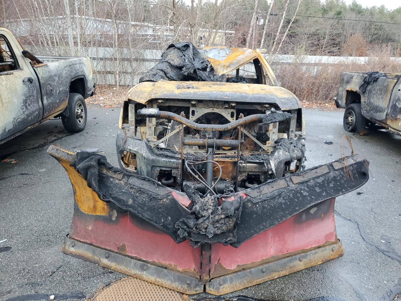 2015 Chevrolet Silverado VIN 1GC0KUEG7FZ133141 Copart auction photo, burn / burn - interior damage thumbnail 5