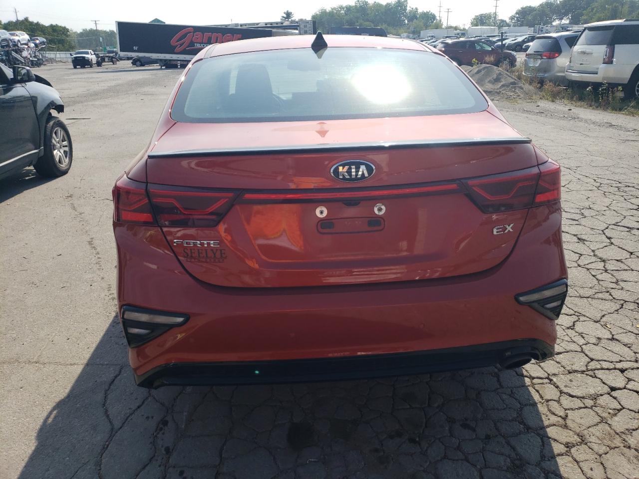 2019 KIA Forte VIN 3KPF54AD8KE069632 Copart auction photo, front end / minor dent/scratches damage thumbnail 6