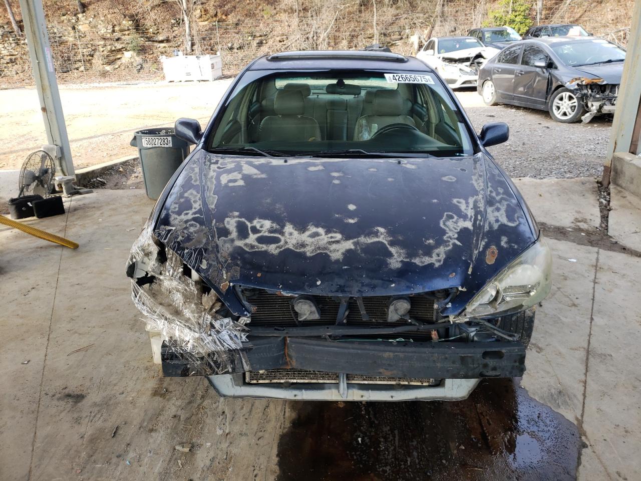 2004 Toyota Camry VIN 4T1BE32K74U339617 Copart auction photo, front end damage thumbnail 5