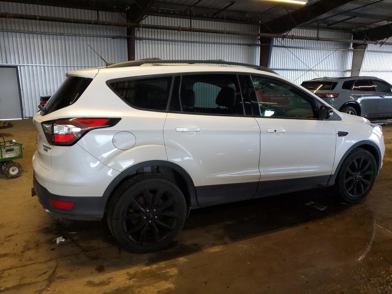 2017 Ford Escape VIN 1FMCU9J95HUC67766 Copart auction photo, mechanical damage thumbnail 3