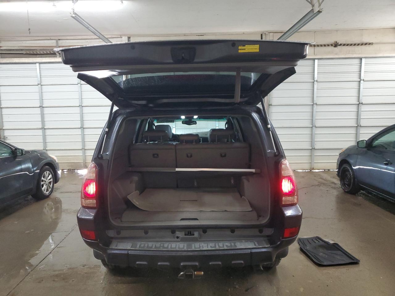 2005 Toyota 4Runner VIN JTEZU17R258023970 Copart auction photo, front end / minor dent/scratches damage thumbnail 6