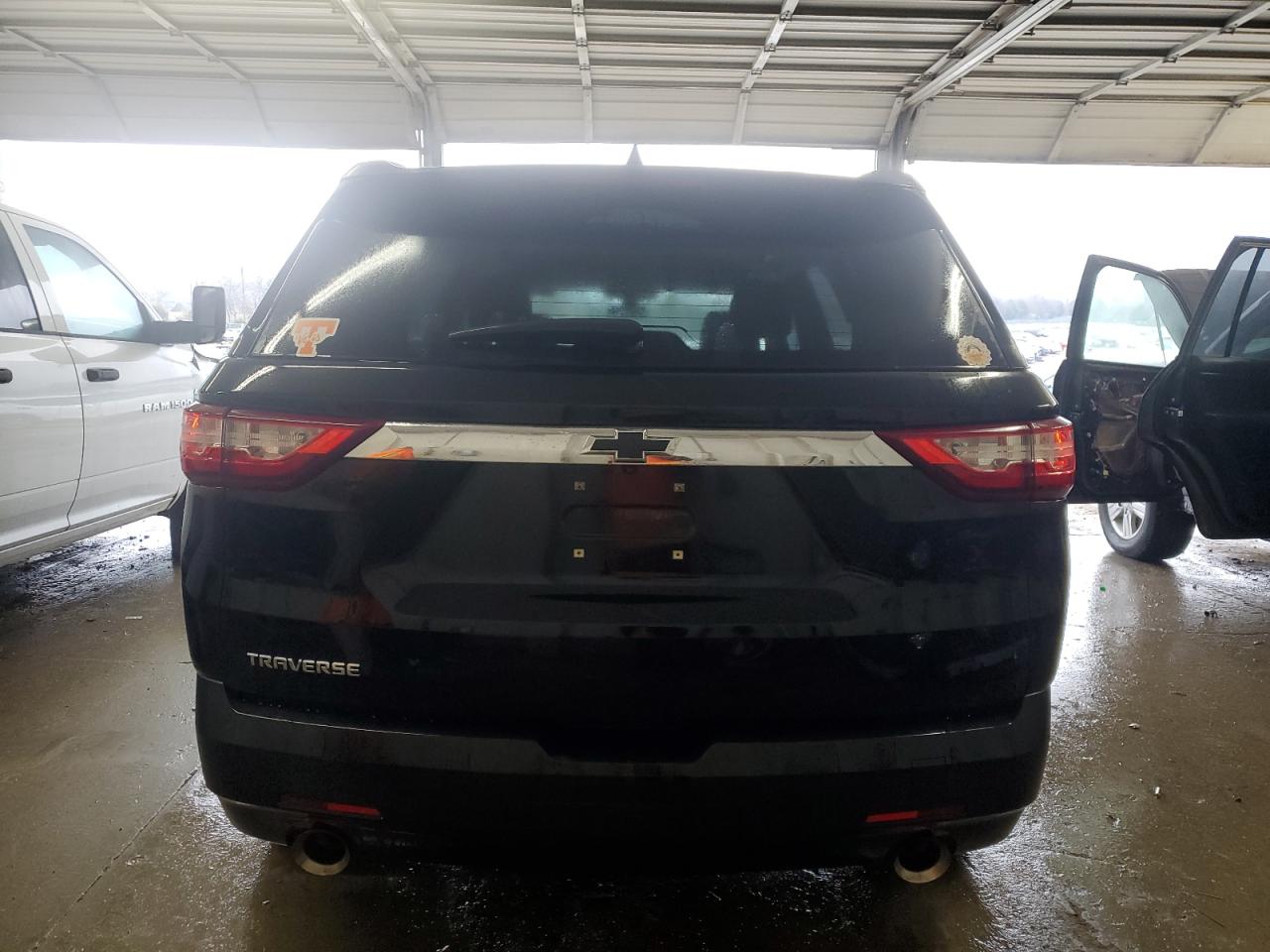 2019 Chevrolet Traverse VIN 1GNERFKW3KJ219040 Copart auction photo, front end / side damage thumbnail 6
