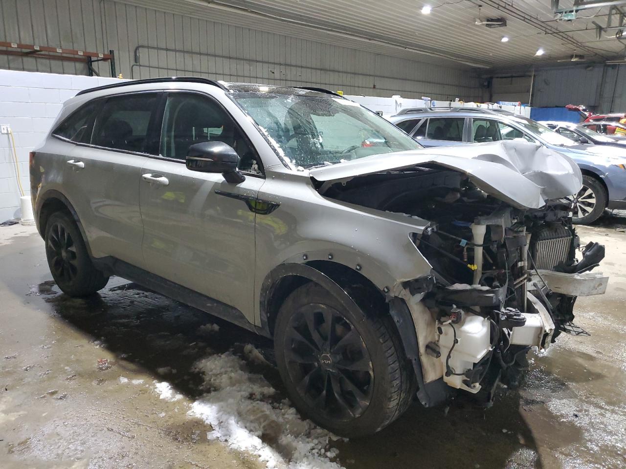 2022 KIA Sorento VIN 5XYRKDLFXNG103484 Copart auction photo, front end damage thumbnail 4