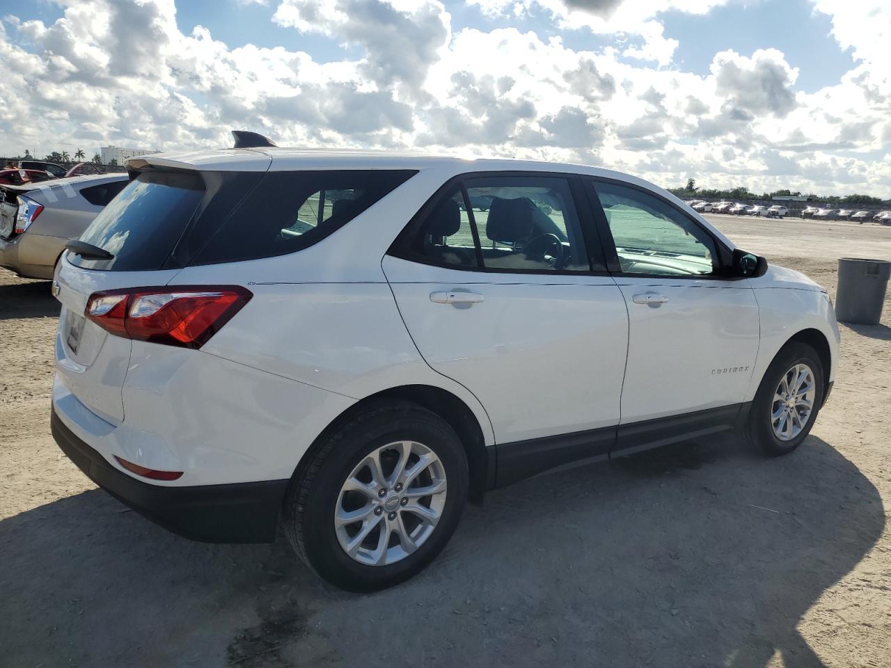 2019 Chevrolet Equinox VIN 3GNAXHEV0KS663641 Copart auction photo, side / front end damage thumbnail 3