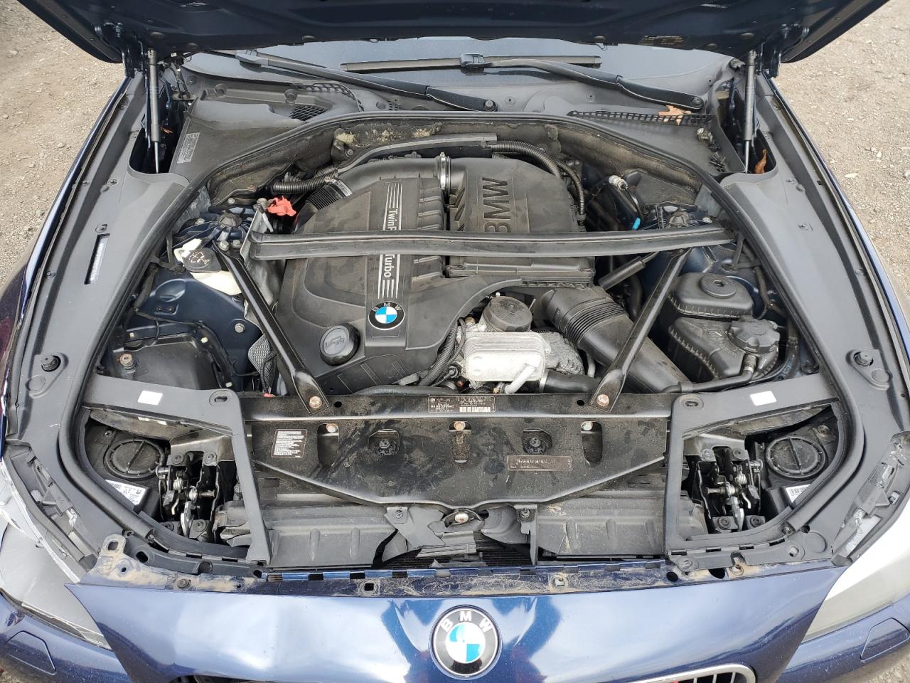 2011 BMW 5er VIN WBAFU7C59BC876420 Copart auction photo, front end damage thumbnail 11