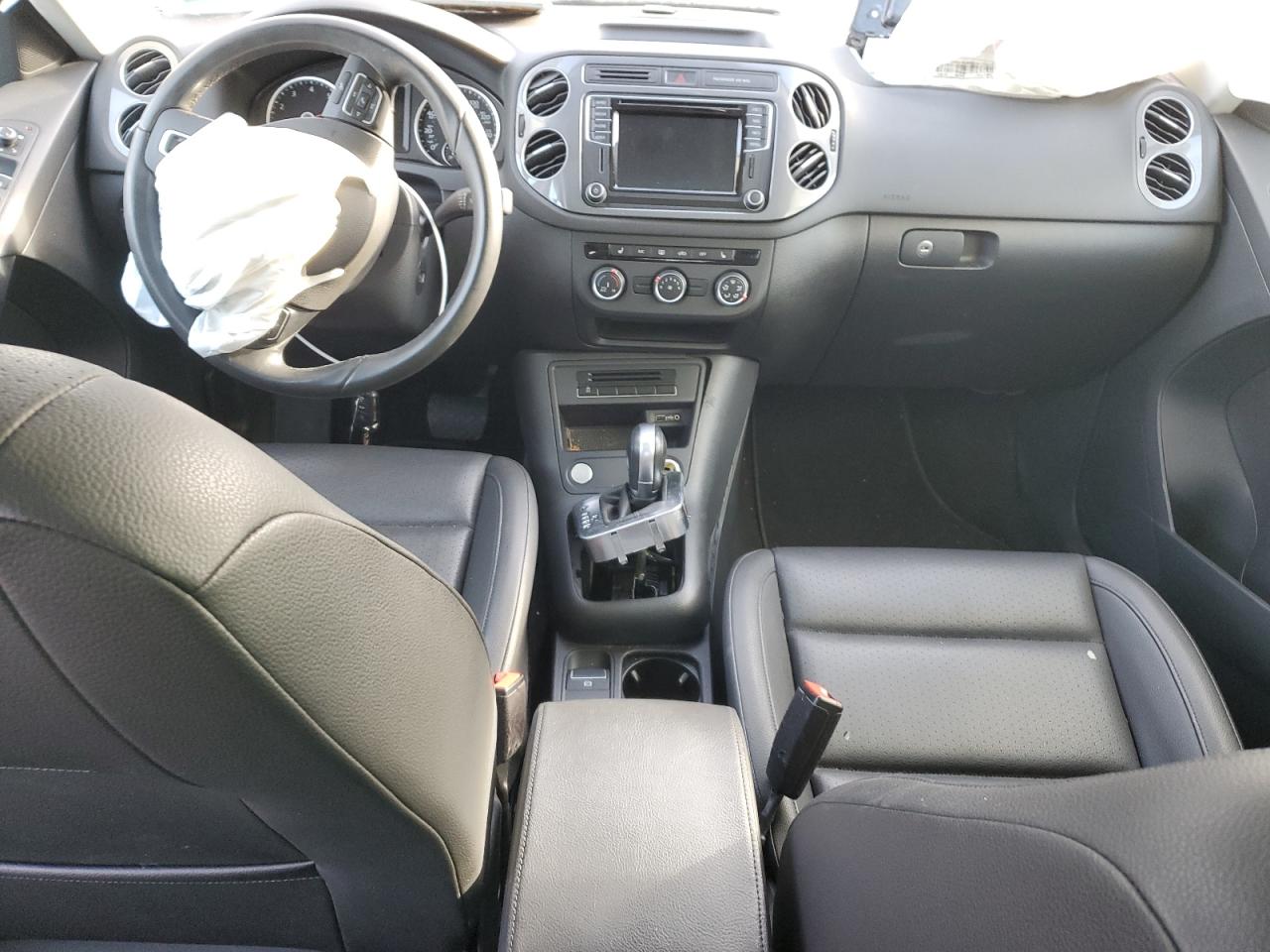 2016 Volkswagen Tiguan VIN WVGBV7AX6GW589315 Copart auction photo, front end / rear end damage thumbnail 8