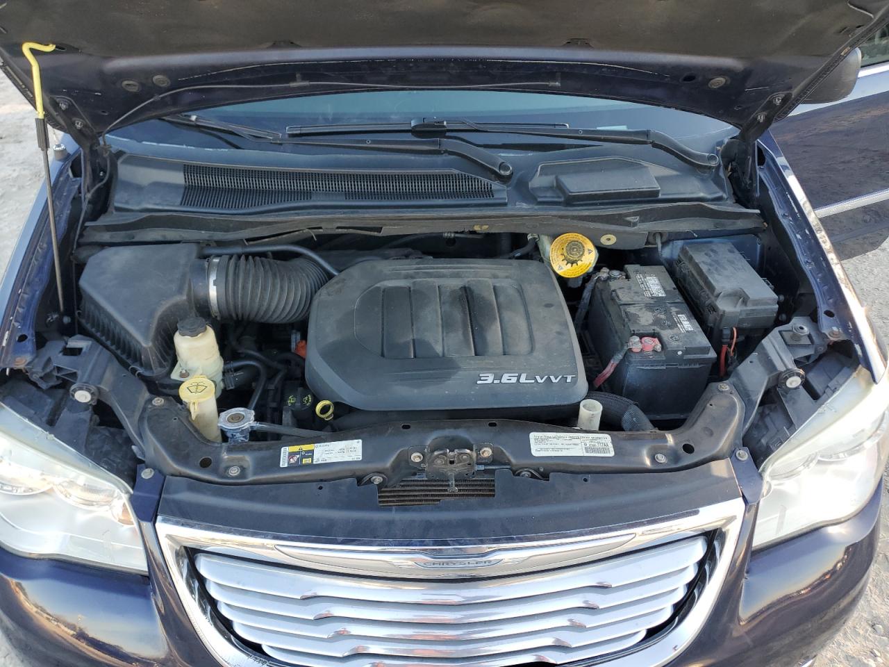 2015 Chrysler Town & Country VIN 2C4RC1BG9FR521019 Copart auction photo, front end damage thumbnail 12