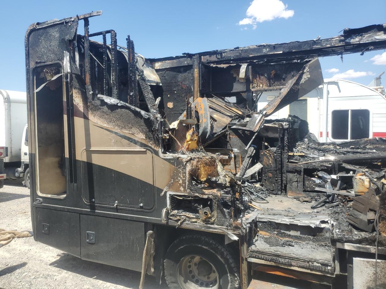 2015 Mercedes-Benz Sprinter VIN WDAPF4CC3F9605518 Copart auction photo, burn / burn - interior damage thumbnail 6