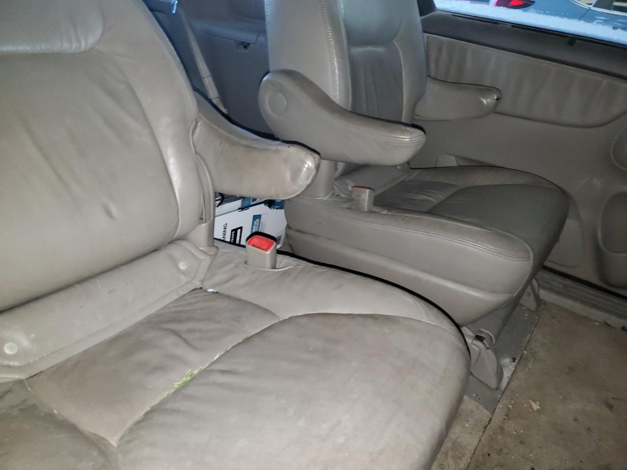 2005 Toyota Sienna VIN 5TDBA22C85S033504 Copart auction photo, front end / minor dent/scratches damage thumbnail 11