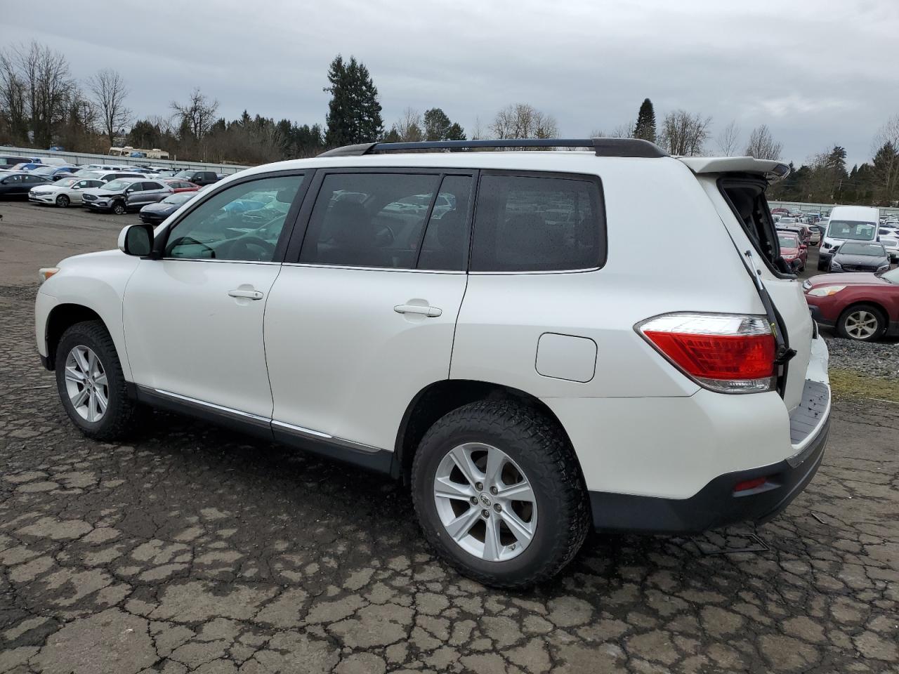 2012 Toyota Highlander VIN 5TDBK3EH3CS168395 Copart auction photo, rear end / side damage thumbnail 2