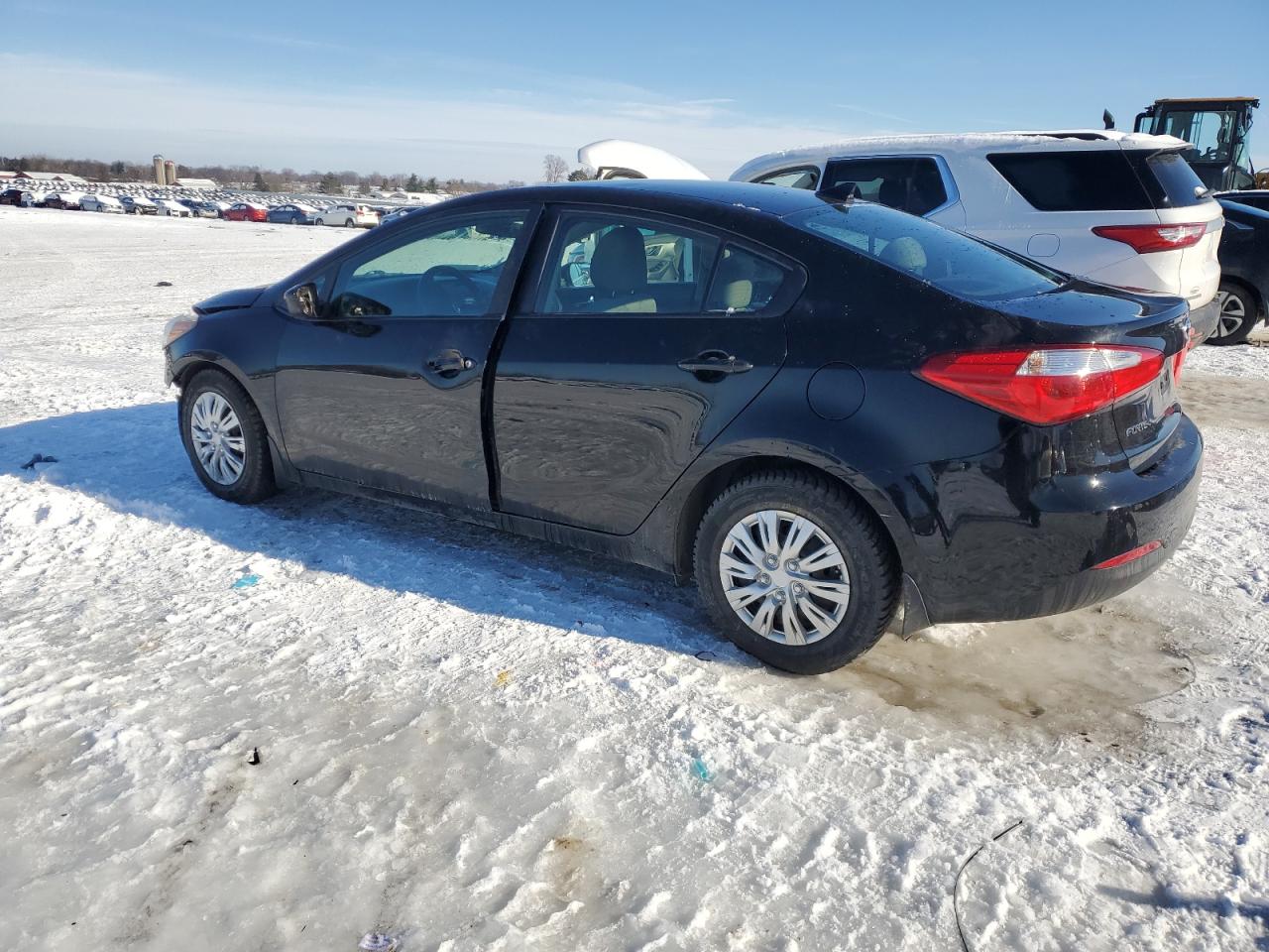 2015 KIA Forte VIN KNAFK4A60F5377497 Copart auction photo, front end / side damage thumbnail 2