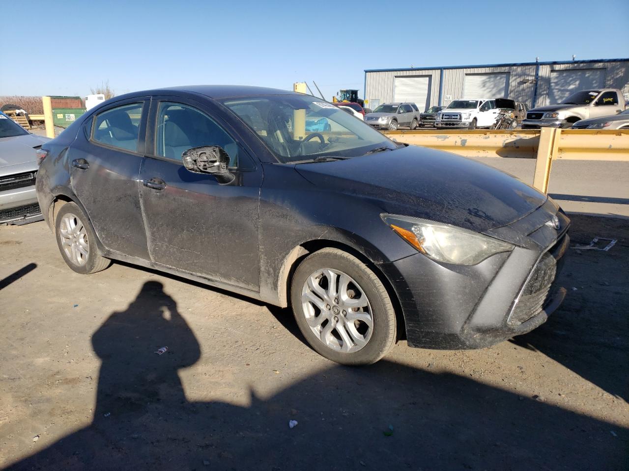 2018 Toyota Yaris VIN 3MYDLBYV5JY308424 Copart auction photo, front end / mechanical damage thumbnail 4