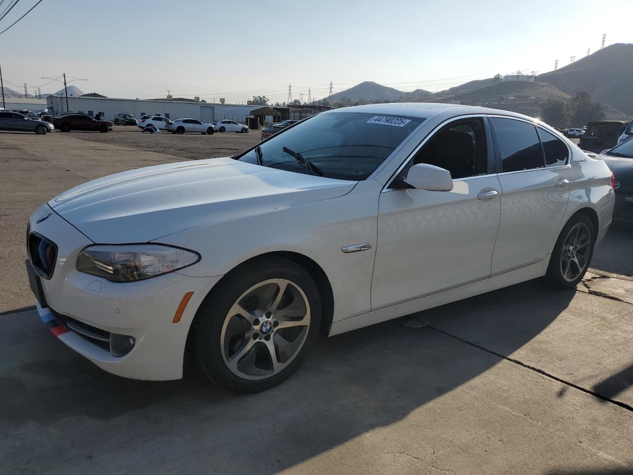 2013 BMW 5er VIN WBAFZ9C54DD090471