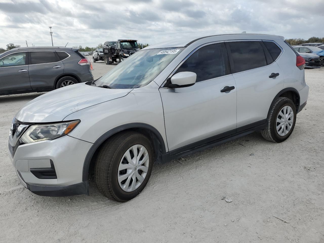 2017 Nissan Rogue VIN KNMAT2MT1HP511487