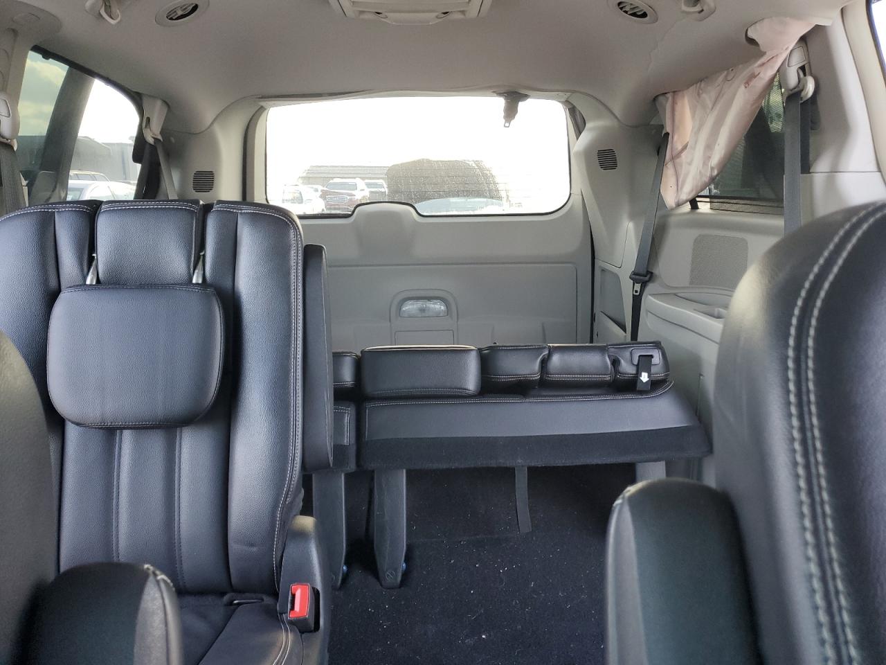 2015 Chrysler Town & Country VIN 2C4RC1BG9FR602358 Copart auction photo, front end / minor dent/scratches damage thumbnail 10