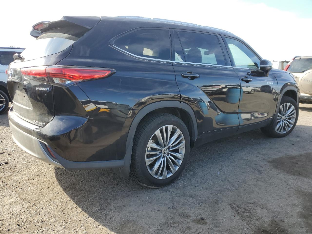 2021 Toyota Highlander VIN 5TDEBRCH3MS025452 Copart auction photo, side / front end damage thumbnail 3