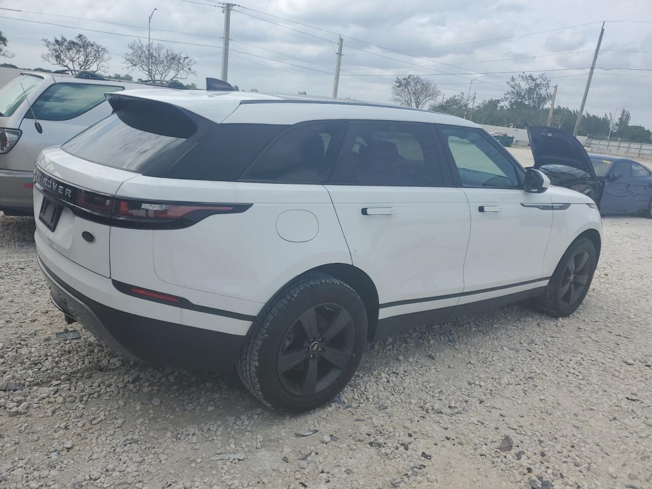 2018 Land Rover Range Rover VIN SALYB2RX2JA735723 Copart auction photo, water/flood damage thumbnail 3