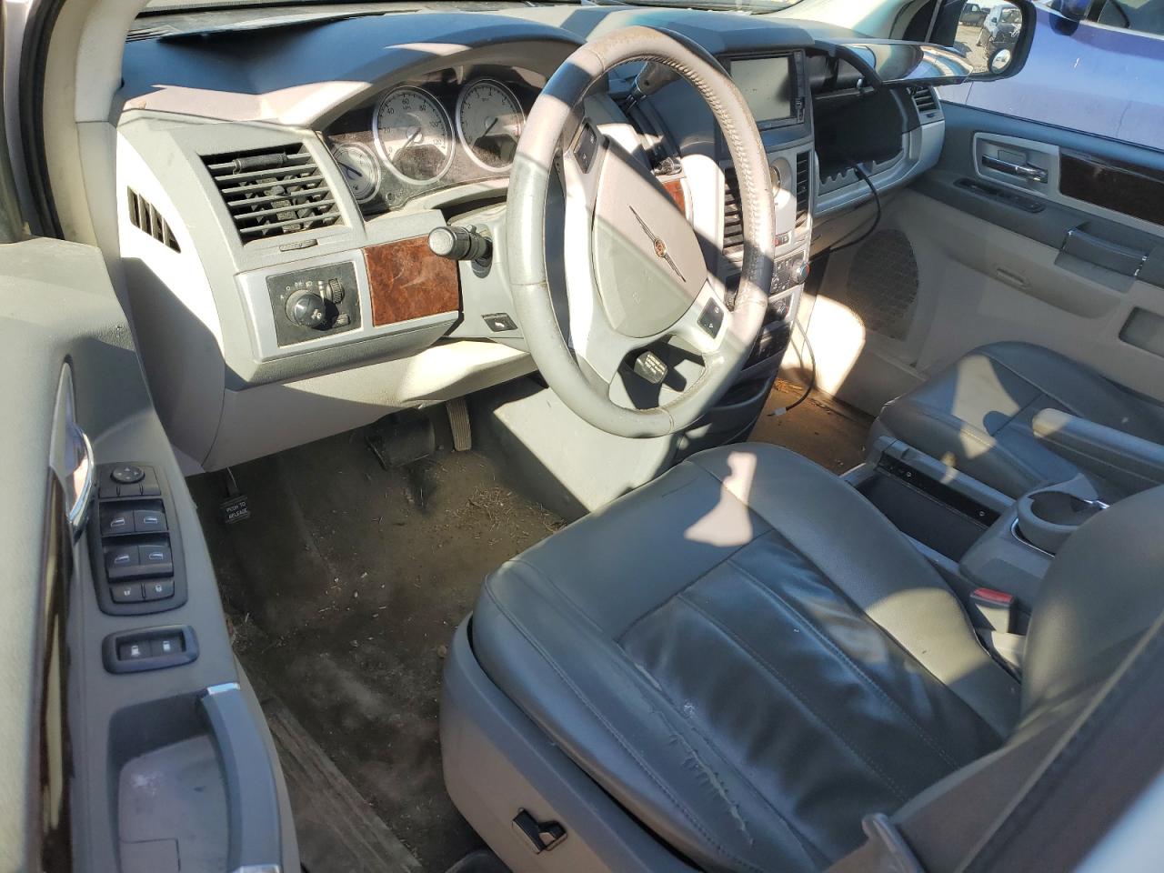 2010 Chrysler Town & Country VIN 2A4RR5D12AR217662 Copart auction photo, all over damage thumbnail 8