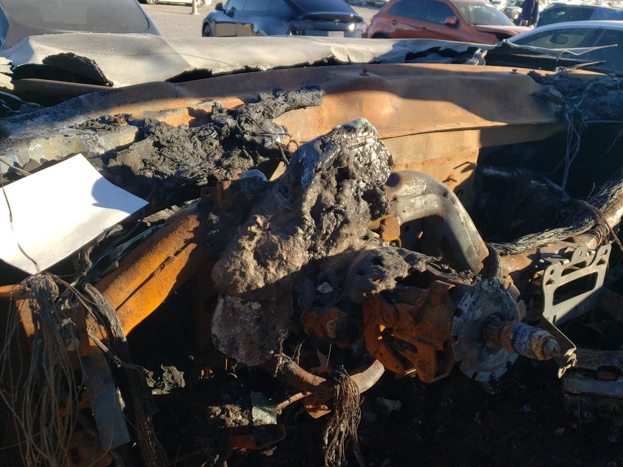 2015 GMC Sierra VIN 3GTU2VEC5FG327901 Copart auction photo, burn damage thumbnail 9