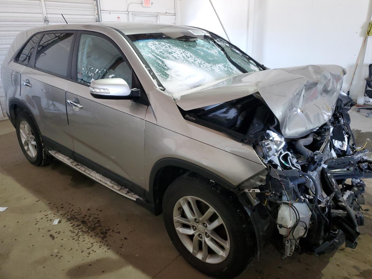 2014 KIA Sorento VIN 5XYKT3A6XEG430074 Copart auction photo, front end damage thumbnail 4