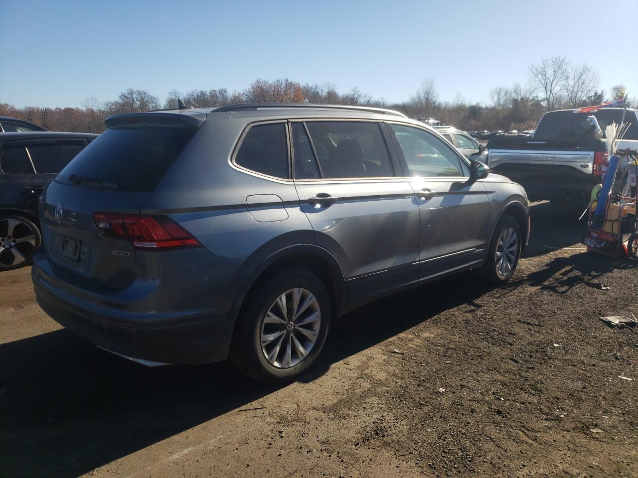 2020 Volkswagen Tiguan VIN 3VV0B7AX7LM121156 Copart auction photo, side damage thumbnail 3