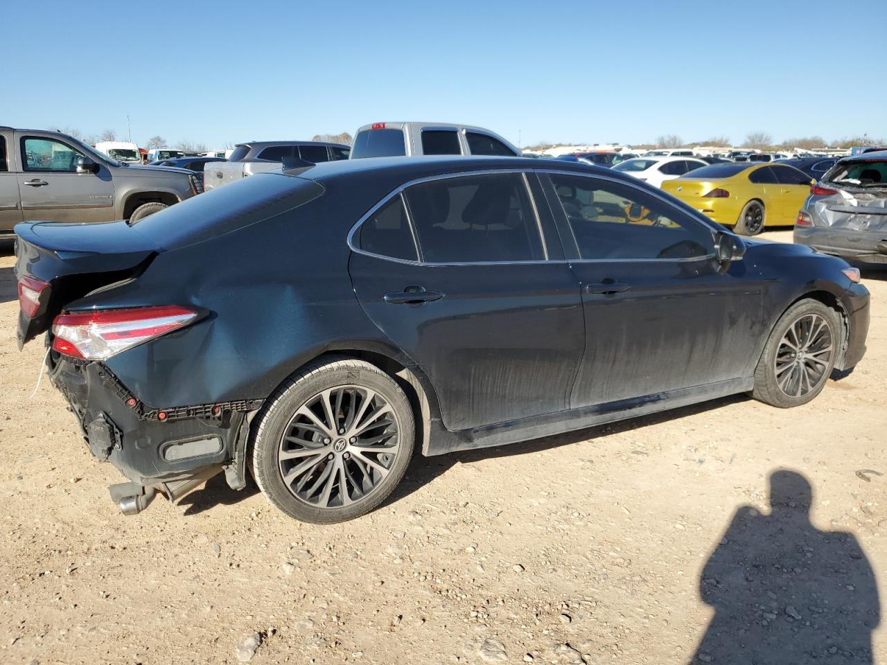2020 Toyota Camry VIN 4T1M11AK2LU881832 Copart auction photo, rear end / minor dent/scratches damage thumbnail 3