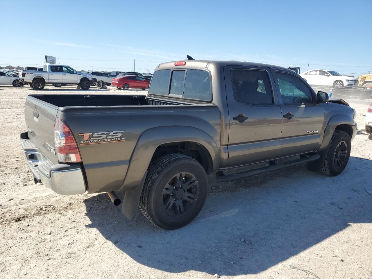 2015 Toyota Tacoma VIN 5TFJU4GN2FX069726 Copart auction photo, front end damage thumbnail 3