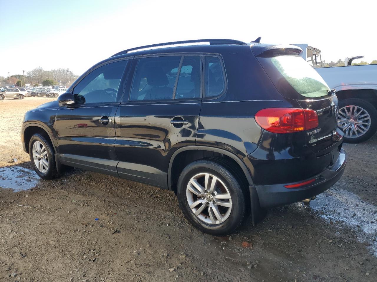 2017 Volkswagen Tiguan VIN WVGBV7AX7HK003956 Copart auction photo, front end / mechanical damage thumbnail 2