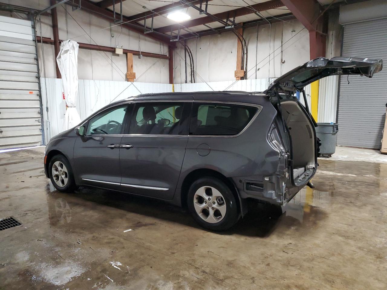 2017 Chrysler Pacifica VIN 2C4RC1EG4HR521086 Copart auction photo, rear end / side damage thumbnail 2
