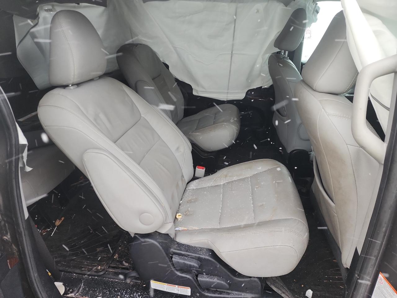 2017 Toyota Sienna VIN 5TDDZ3DC9HS171786 Copart auction photo, front end damage thumbnail 11