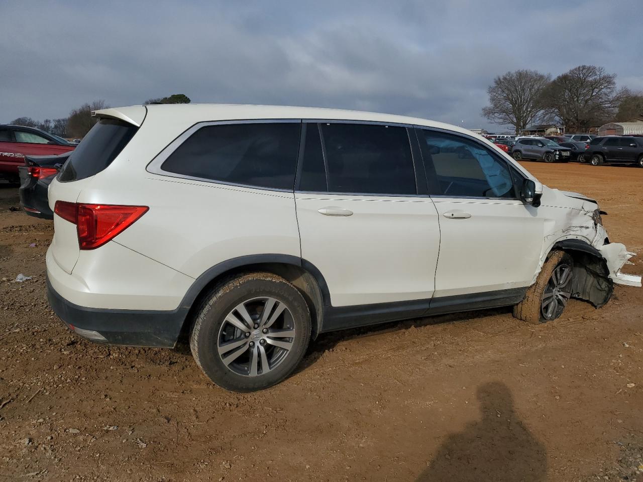 2016 Honda Pilot VIN 5FNYF5H50GB049385 Copart auction photo, front end / undercarriage damage thumbnail 3