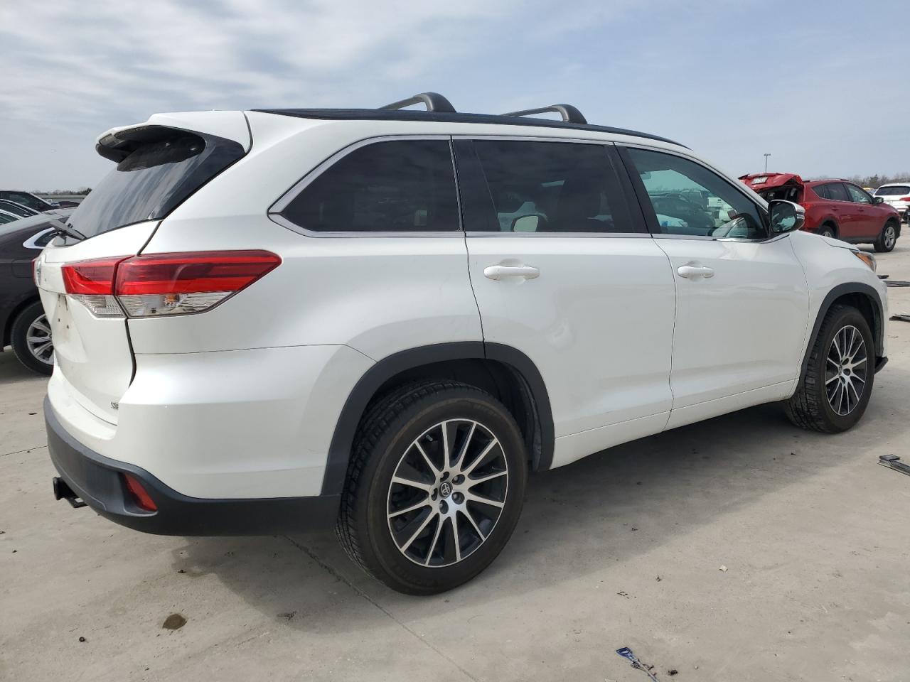 2018 Toyota Highlander VIN 5TDKZRFHXJS533603 Copart auction photo, all over damage thumbnail 3