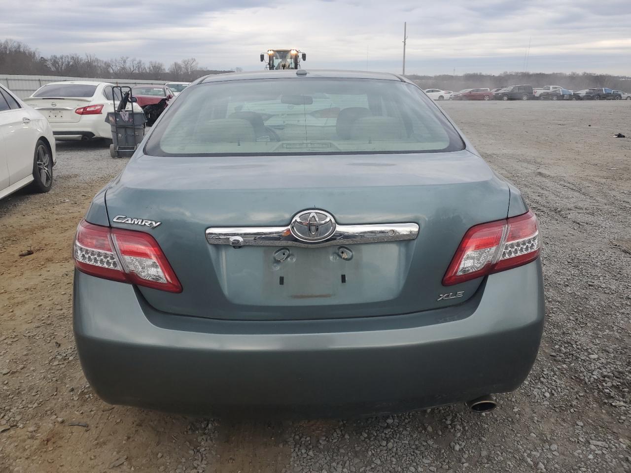 2011 Toyota Camry VIN 4T1BF3EK2BU699559 Copart auction photo, front end / minor dent/scratches damage thumbnail 6